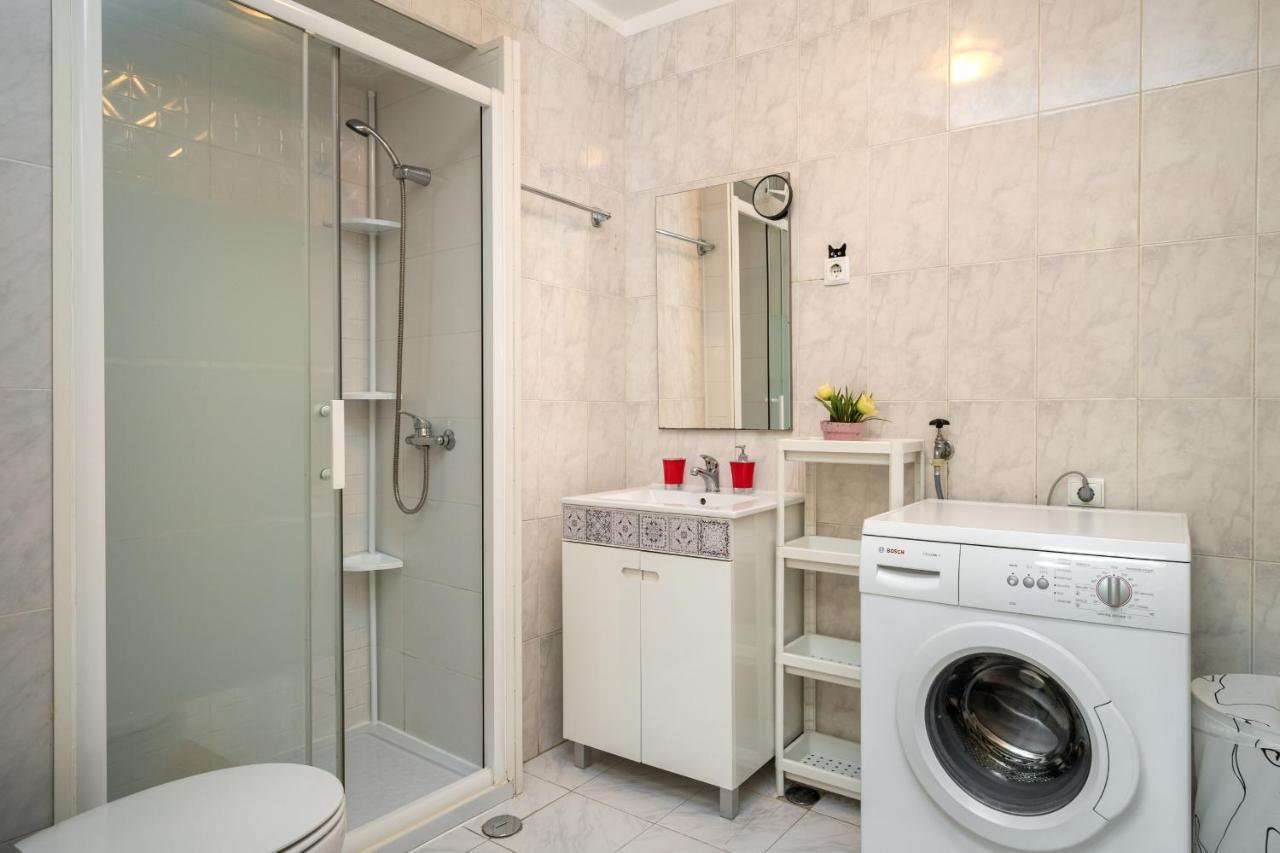 Cozy One Bedroom Apt In Historic Location - Carmo Lisboa Exterior foto
