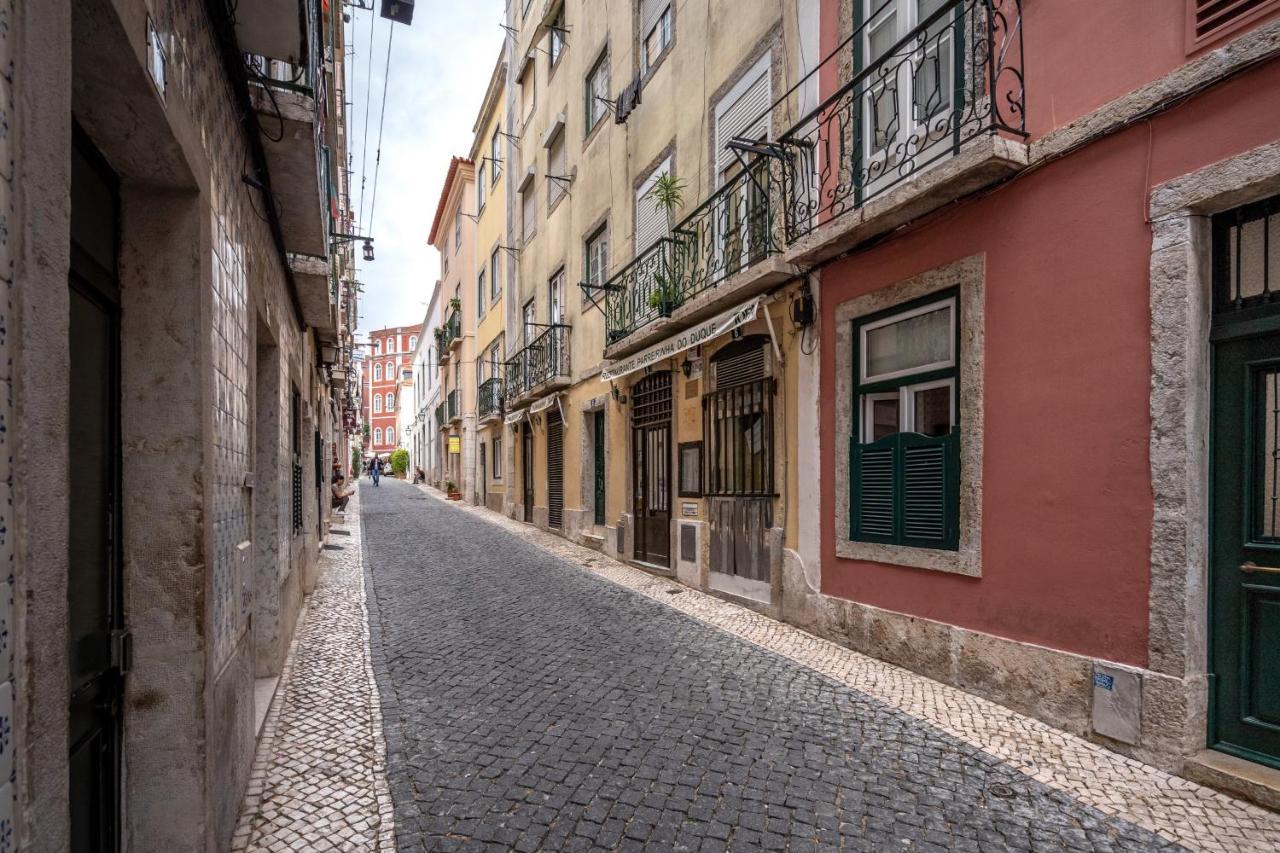 Cozy One Bedroom Apt In Historic Location - Carmo Lisboa Exterior foto